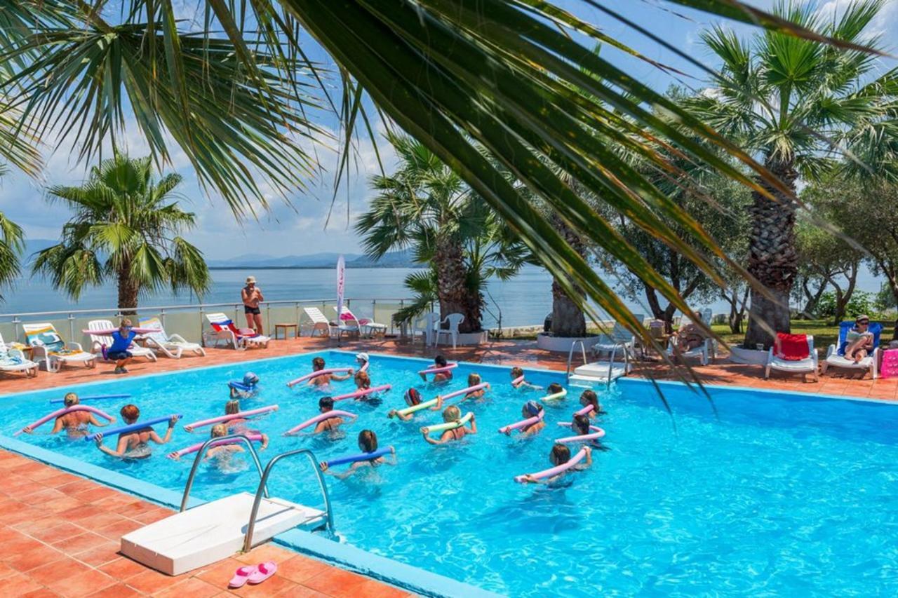 Hotel Sissy Камена-Вурла Экстерьер фото